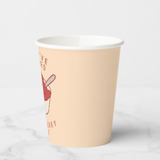 友だち™ |クランベリーの日を台無しにした 紙コップ (左)