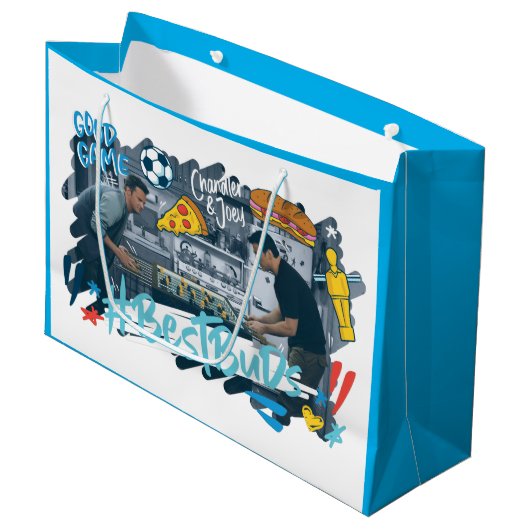 友だち™ |チャンドラーとジョーイ最高の-  Buds ラージペーパーバッグ (正面アングル)