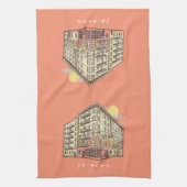 友だち™ |モニカズアパートメント建物 キッチンタオル (縦)