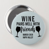 友人とのワインのペアのテイスティングトリップ 缶バッジ (正面&裏面)