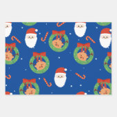 友人とキャンディーキャンを持つクリスマスサンタ ラッピングペーパーシート (正面3)