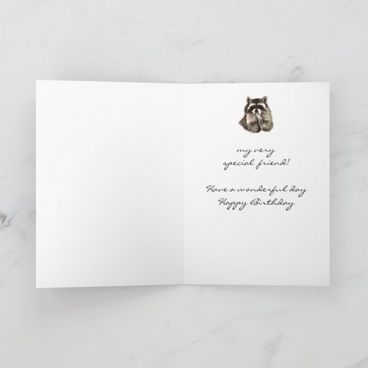 友人のかわいいアライグマのためのカスタムな誕生日のキス カード (内部)