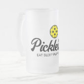 友人のためのピクルボール愛好家ガラスビアスタインのギフト フロストグラスビールジョッキ (正面左)