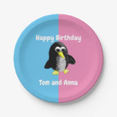 友人のペンギンパーソナライズされたは双子 ペーパープレート (正面)