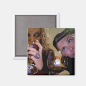 友人はいつもグラスを半分一杯にする マグネット (正面/裏面)