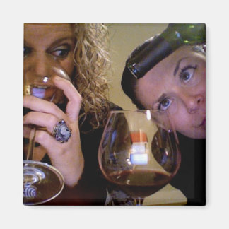 友人はいつもグラスを半分一杯にする マグネット