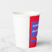 友人は赤い白と青のデザインでテーマを決めた 紙コップ (右)