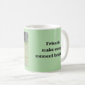 友達が一瞬ずつ明るくする – Cat Mug コーヒーマグカップ (正面右)