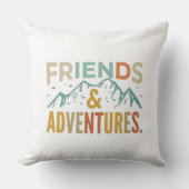 『友達と冒険』数々のカラー クッション (正面)