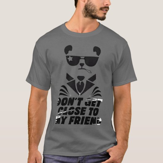 友達に近づくなって犬 Tシャツ (正面)
