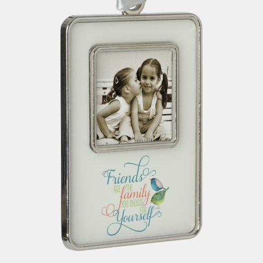 友達は家族を選択タイポグラフィ シルバープレートフレームオーナメント (右)