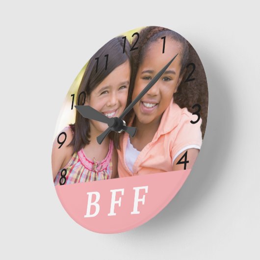 友達は永遠にBFF女の最高の子の写真ピンク ラウンド壁時計 (傾斜)