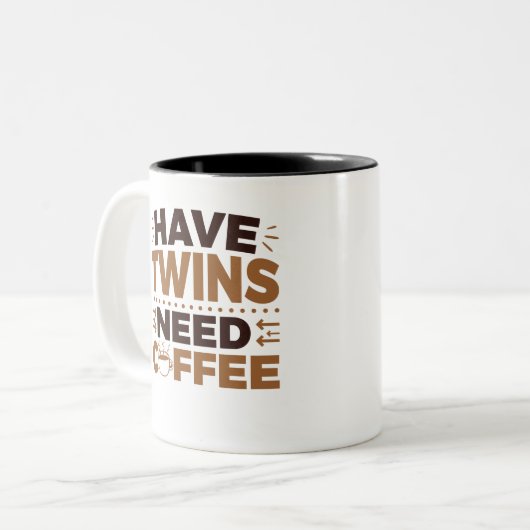 双子がコーヒーの双子の母を必要とするパパの両親 ツートーンマグカップ (正面左)