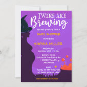 双子がハロウィンの魔女ベイビーシャワーを醸造中 招待状 (正面)