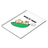 双子のお母さん – ポッドギフトの中のエンドウ ノートブック (左側)