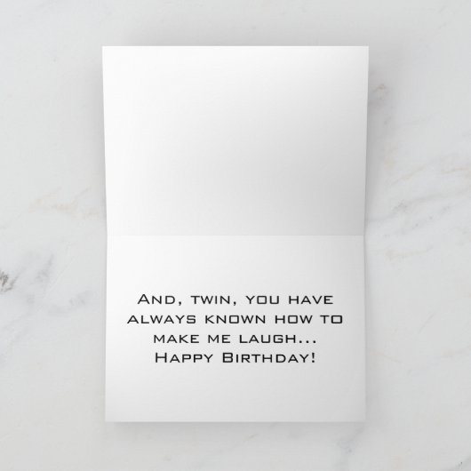 双子のハッピーバースデー – あなたはいつも私を笑わせる カード (内部)