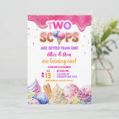 双子のピンクのアイスクリームの女の子の誕生日 招待状 (スタンド正面)