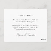 双子のベビーの写真の誕生のモダン発表 ポストカード (裏面)