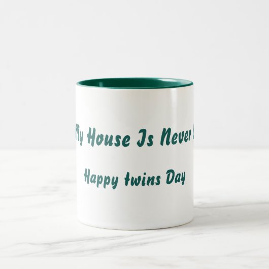 双子の両親から双子への贈り物 ツートーンマグカップ (中央)