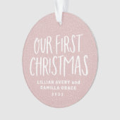 双子の初めてのクリスマスかわいいピンクパーソナライズされたの写真 オーナメント (正面)