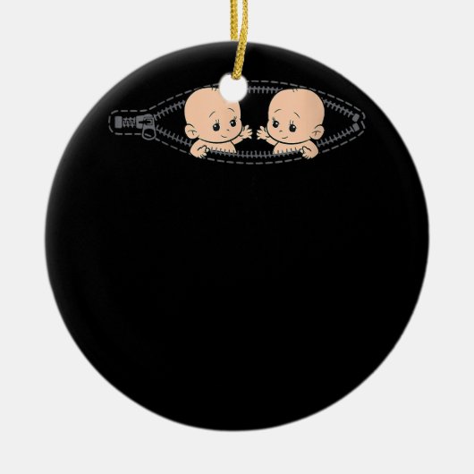 双子の双子のお母さん双子の妊娠のお母さん セラミックオーナメント (正面)