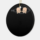 双子の双子のお母さん双子の妊娠のお母さん セラミックオーナメント (左)