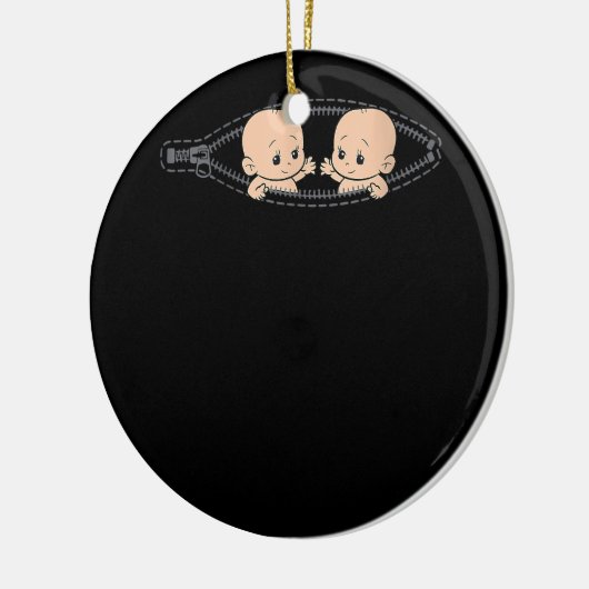 双子の双子のお母さん双子の妊娠のお母さん セラミックオーナメント (左)