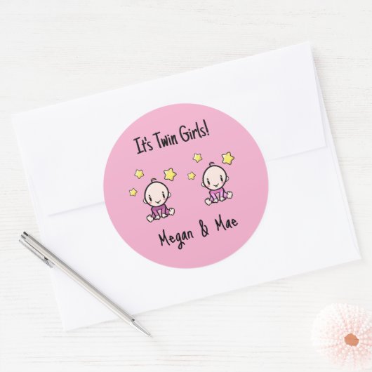 双子の女の子だ!ピンクパーソナライズされたツインベビー ラウンドシール (封筒)