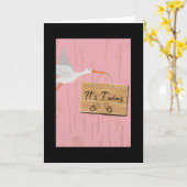 双子の女の子にコウテイペンギン ピンク カード (黄色い花)