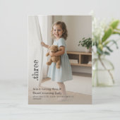 双子の子供のキュートな写真のパーティー招待状 招待状 (スタンド正面)