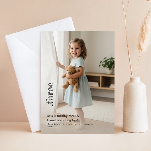 双子の子供のキュートな写真のパーティー招待状 招待状