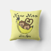 双子の少年たち新しい母の贈り物 クッション (裏面)