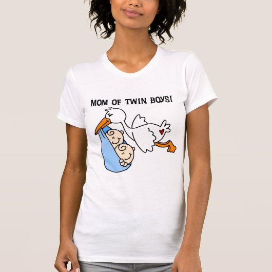 双子の少年ママ – コウノトリTシャツとギフト Tシャツ (正面)