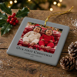 双子の最初のクリスマス 赤ちゃんの写真 グレー セラミックオーナメント