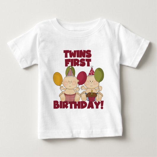 双子の最初の誕生日 – 男の子のTシャツとプレゼント ベビーTシャツ (正面)
