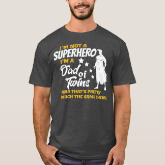 双子の父へのおもしろい贈り物のメンズパパ Tシャツ