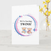 双子の男の子と女の子の誕生のお知らせがある カード (黄色い花)