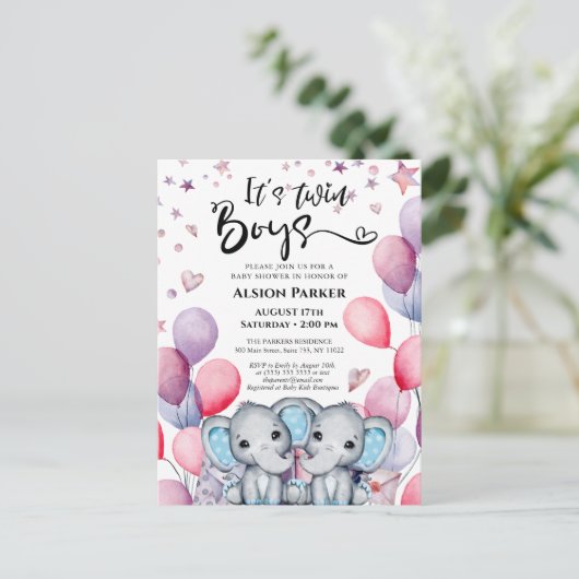 双子の男の子ゾウ青いバルーンかわいい赤ちゃんシャワー インビテーションポストカード (スタンド正面)