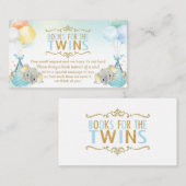 双子の男の赤ちゃん象が代わりに本を持って来る エンクロージャーカード (正面/裏面)