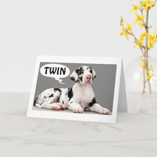 双子の素晴らしハッピーバースデーの願いと平凡なもの カード (黄色い花)