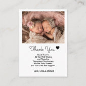 双子の誕生のお知らせカード |写真生まれたばかりの写真 エンクロージャーカード (裏面)