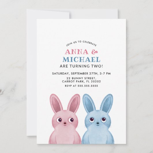 双子の誕生日おめでとう!青とピンクのウサギたちと一緒にお祝いしよう! 招待状 (正面)