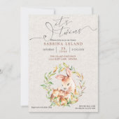 双子の赤ちゃんシャワーディアーが葉の多いリース 招待状 (正面)