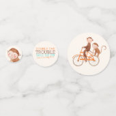 双子の赤ちゃんシャワー可愛いモンキーダブルトラブル コンフェッティ (裏面)