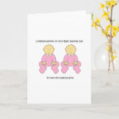 双子の赤ちゃん女の子の命名日おめでとう。 カード (黄色い花)