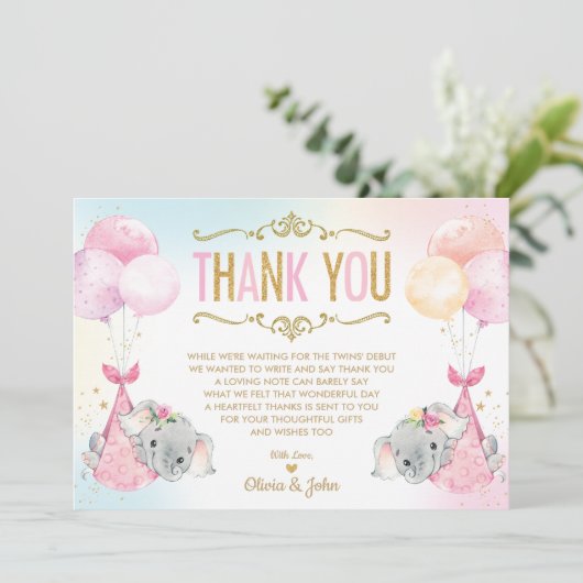 双子の赤ちゃん女の子の象の赤ちゃんシャワー散水 サンキューカード (スタンド正面)
