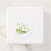 双子の赤ん坊がポッドに2つのエンドウ豆をシャワー フェイバータグ (インサイチュ)