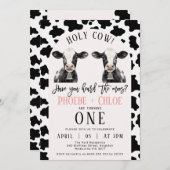 双子の黒牛柄アーチ ホーリー・カウ 1歳の誕生日 招待状 (正面/裏面)
