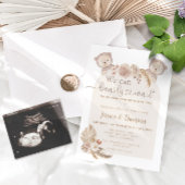 双子テディベア、我々は赤ちゃんシャワーを待つことができる 招待状