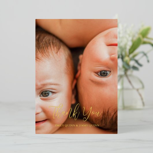 双子出産 喜びの感謝の写真 生まれたお知らせ 箔シーズンカード (立ち正面)